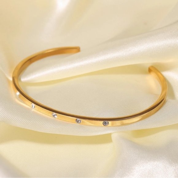 18K Gold Plated Opening Cubic Zirconia Bangle - Picture 13 of 13